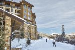 Ski-in, Ski-Out access