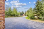 Large Driveway - 8.0 miles from Breckenridge 