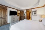 Three Full Bedroom with Luxury En Suite Bathrooms, Fireplaces, Mini Bar