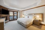 Three Full Bedroom with Luxury En Suite Bathrooms, Fireplaces, Mini Bar