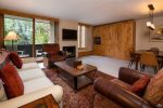 Studio, Fireplace, Full Kitchen 