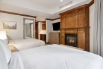 Studio residences offers a king or 2 Queen size beds, gas fireplace and flatscreen TV