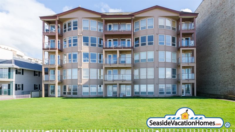 Get Promenade Condominiums Seaside Vacation Rental Home A Wave From It Desktop Wallpaper Get Wallpaper Promenade Condominiums Seaside Vacation Rental Home A Wave From It For Free