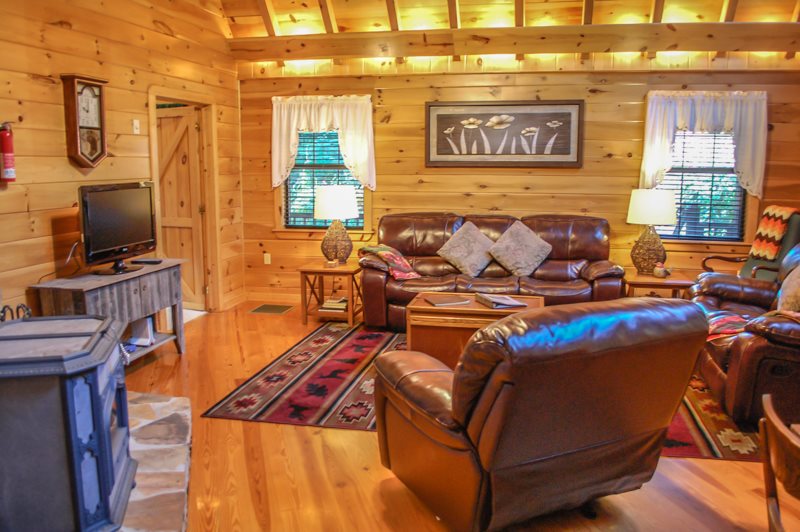 This is a lovely cabin is on Bear Lake in Cherry Log, GA