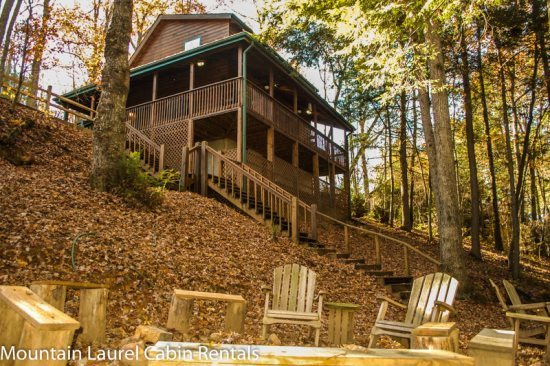 A River Runs By It Located In Mccaysville Ga North Ga Cabin