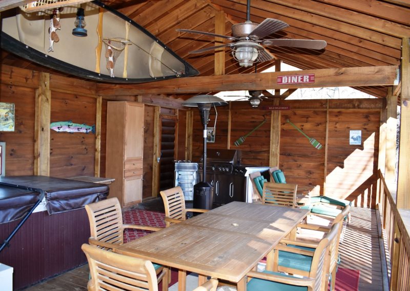 Come on up to Anglers Rest for your romantic getaway and breathtaking