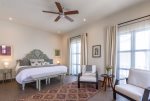 La Parroquia - King bed