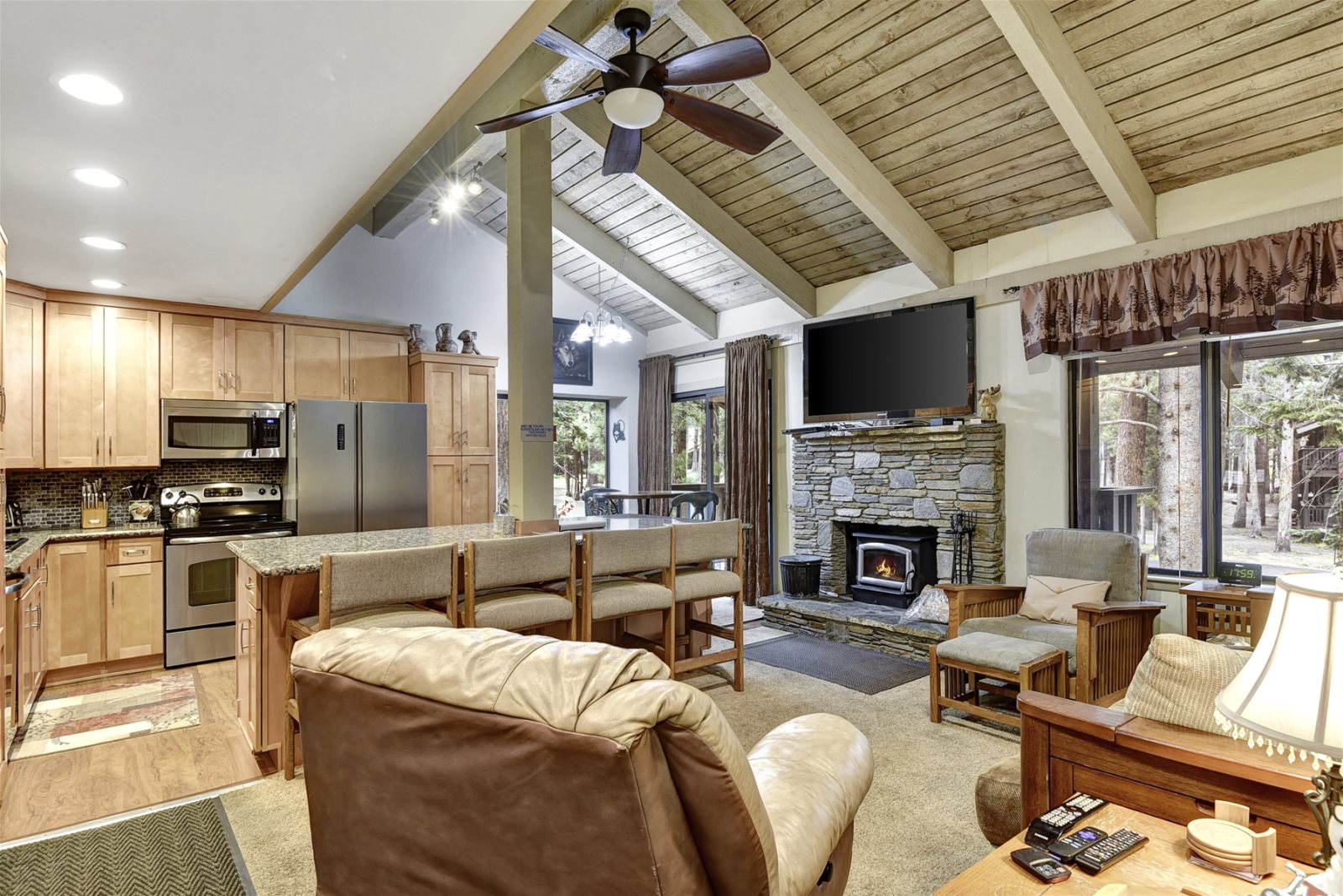 Sunshine Village Condominiums, Sunshine Village 148 Condo Rental