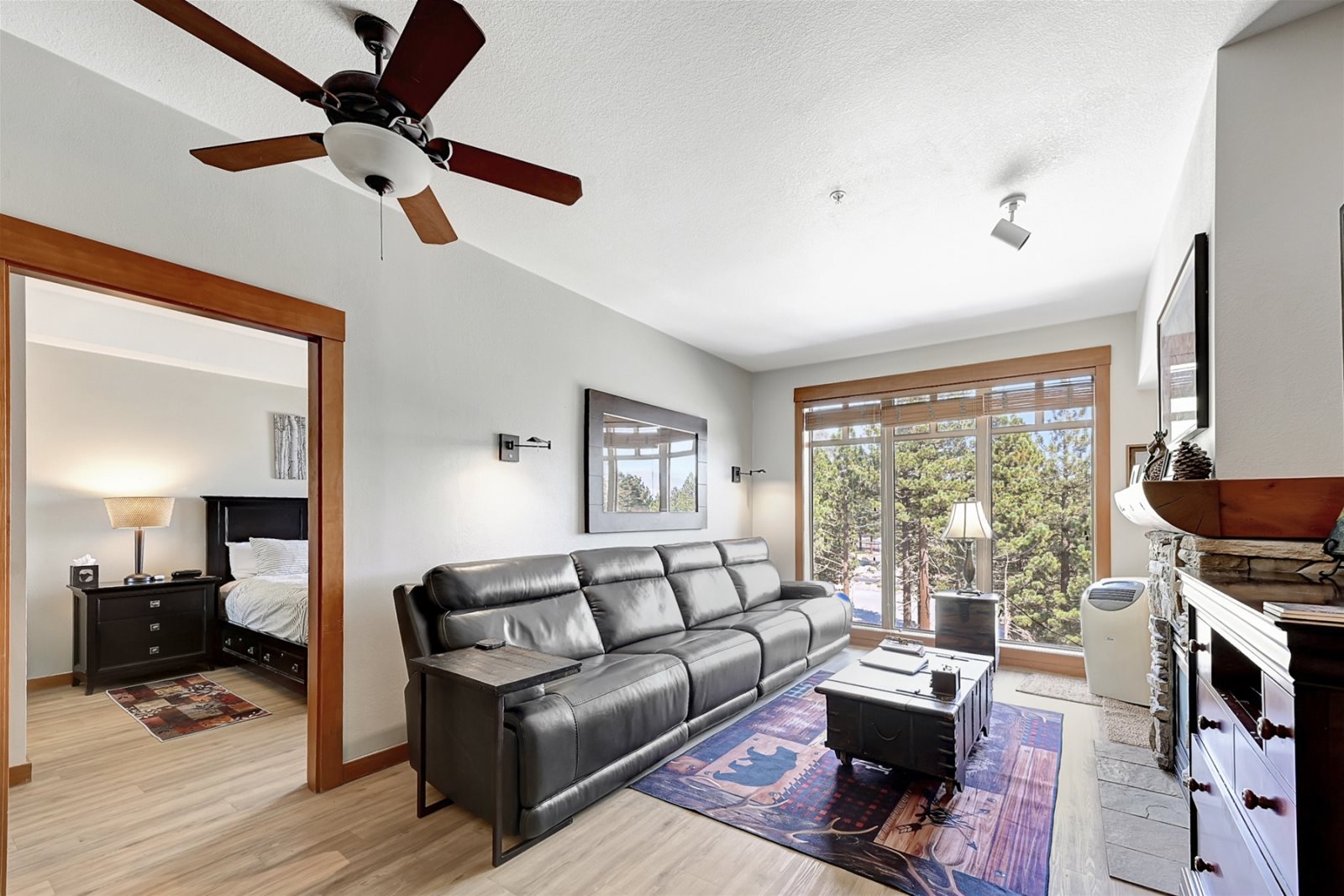 The Village, White Mountain Lodge, Walk to Restaurants, Walk to Gondola