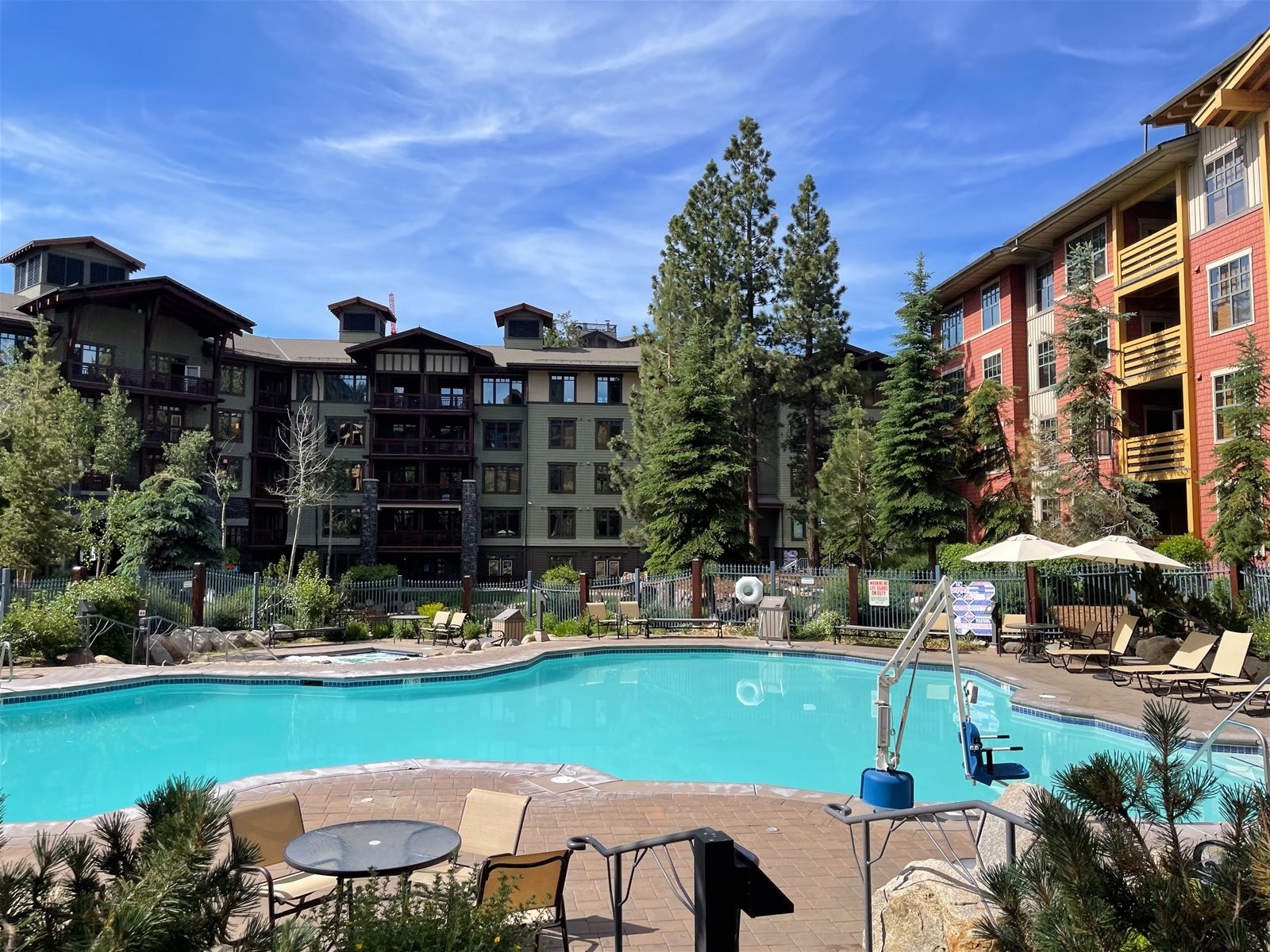 The Village, White Mountain Lodge, Walk to Restaurants, Walk to Gondola