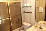 Mammoth Lakes Vacation Rental Sunrise 3 - Loft Bathroom