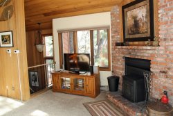 Woodlands Mammoth Vacation Rental #31: 3 Bedroom & 3 Bath Townhome, Pet Friendly / WIFI Internet Access: Near Town, Sierra Star & Snowcreek Golf Courses 