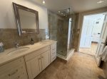 Lower level Queen bedroom ensuite bathroom