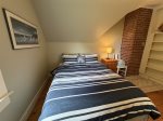 Queen Bedroom- Second Floor