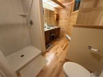 Main Level Bathroom, en suite
