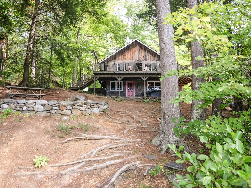 Loon Call Cottage On the Water in Maine Vacation Rental Property