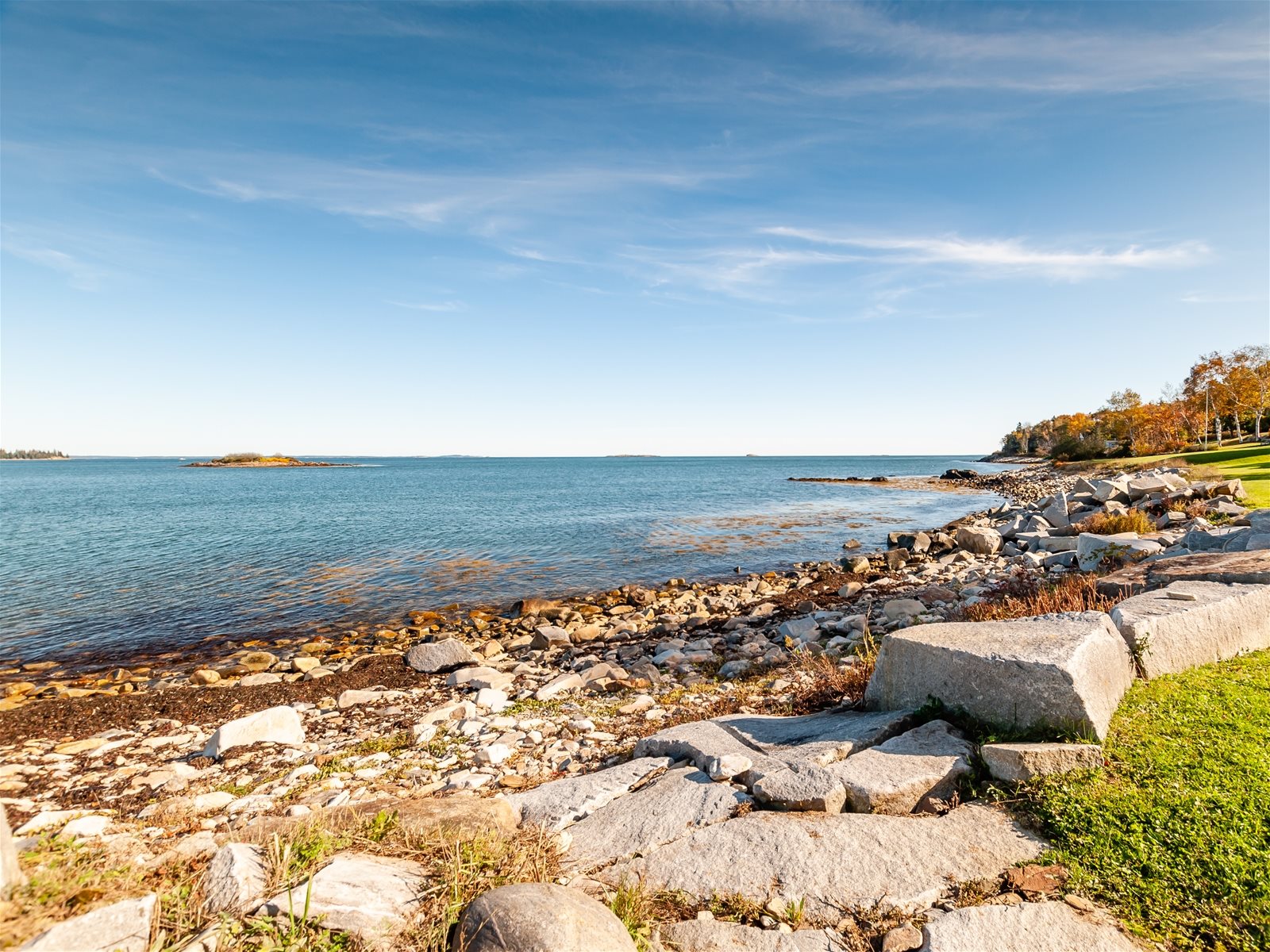 Canns Beach Cottage On the Water in Maine Vacation Rental Properties