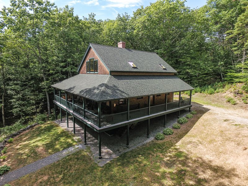 Duck Cove Cottage On the Water in Maine Vacation Rental Property