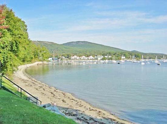 Ninety Three Chestnut On The Water In Maine Vacation Al Property Ninety Three Chestnut In A Historic Camden Neighborhood Just Short Walk From Downtown And The Harbor