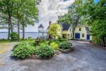 The cottage as seen from the end of the driveway