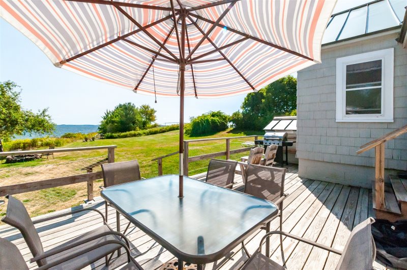 Bay View Beach Cottage - On The Water In Maine Vacation Rental