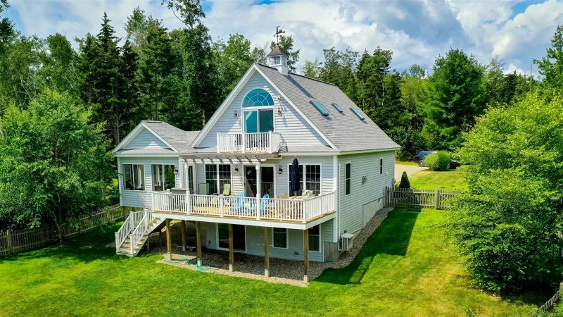Beachcomber On The Water In Maine Vacation Property