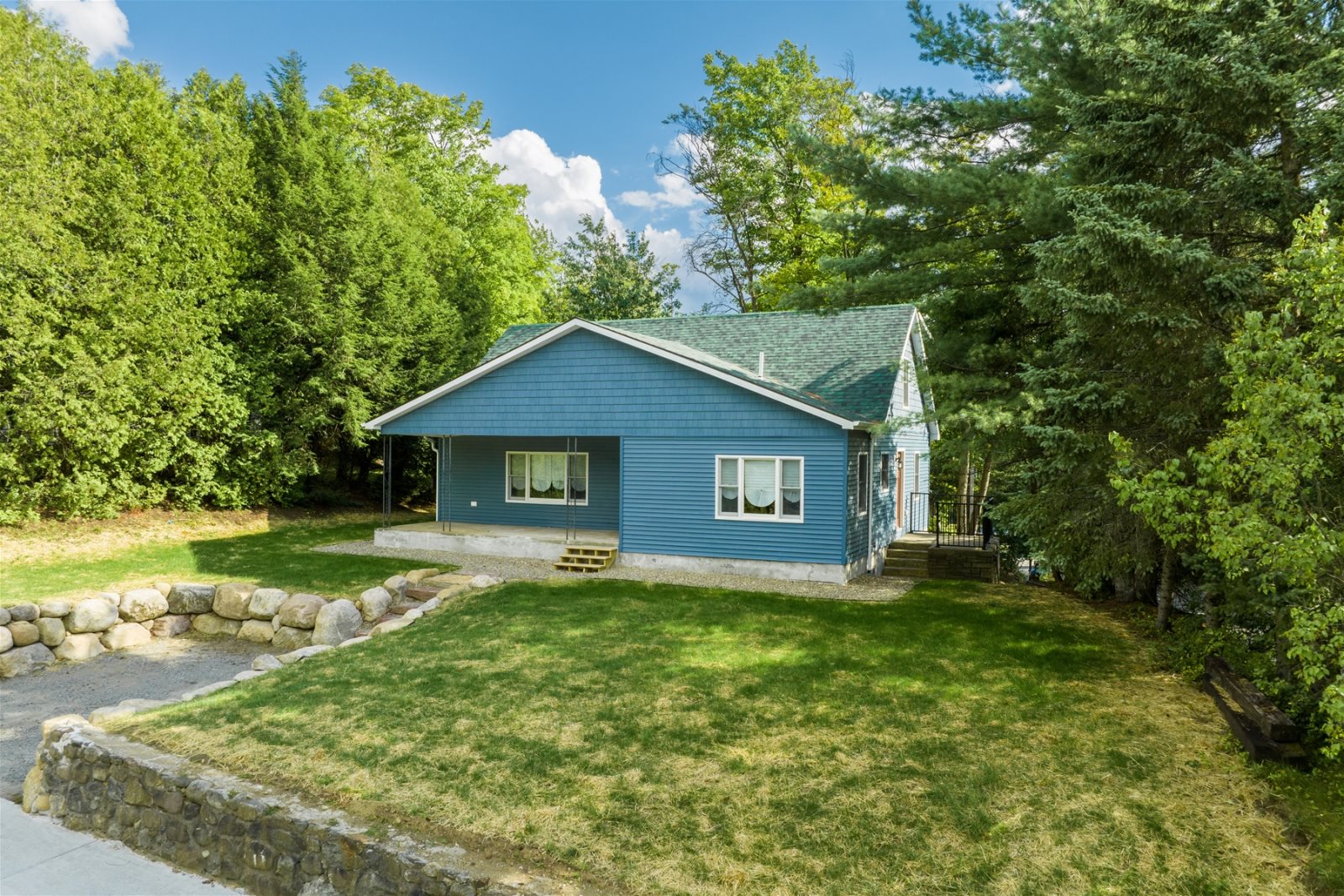 Grandview Lodge Lovely 4 bedroom home with 2 baths, sleeps 9, open