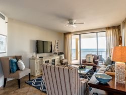 Absolutely stunning condo! Upscale decor, upgraded kitchen and baths! Orange Beach, Gulf Front!