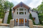Mountainhaus Retreat - LUXURY MOUNTAIN LODGE IN HELEN WITH NEWLY ADDED HOT TUB!