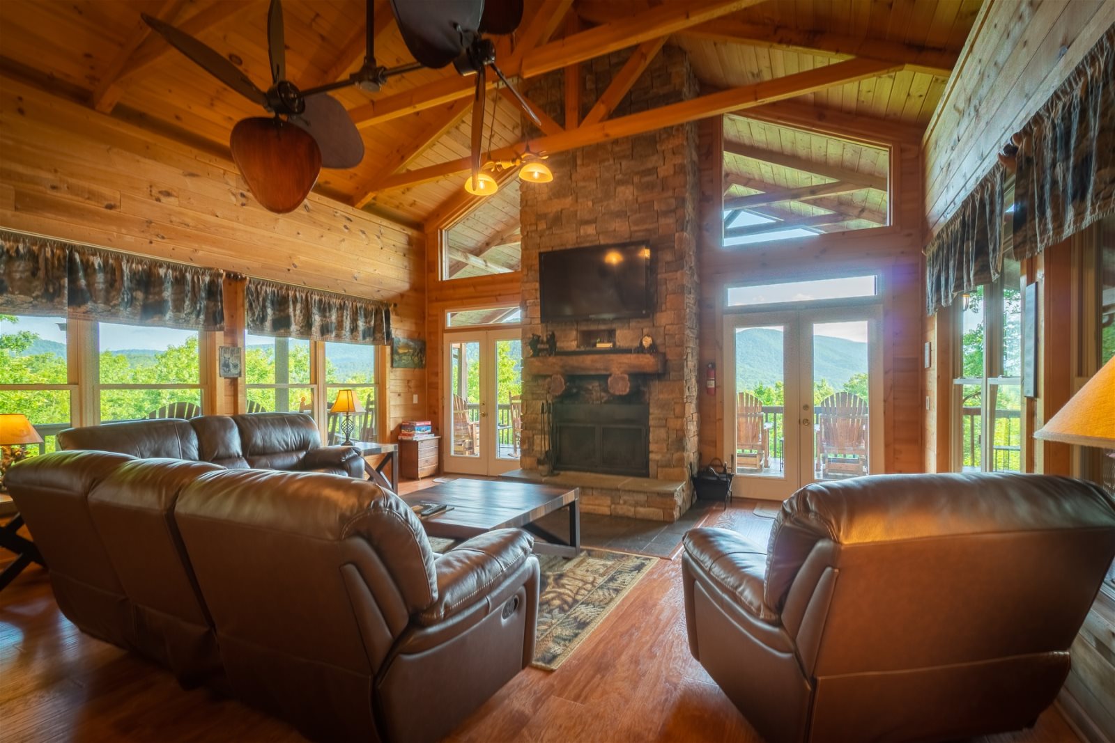 Lazy Bear Lodge | Mountain View Vacation Rentals | Cabin Rentals of Helen