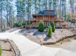 Hilltop Haven- Secluded Rustic Cabin near Smithgall Woods State Park & Helen, GA.