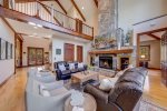Golden Ridge Lodge- New Lux Rental Home Amenities Galore! 