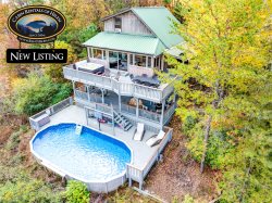 Clay Days  2BR Mountain View Cabin with Pool & Hot Tub