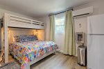 Detached large bunk room house with 2 Queen beds & 2 overhead twin beds