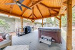 Hot tub & sitting area 