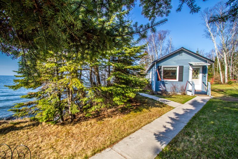 Opels Shoreside Lake Superior Grand Marais, MN Cascade Vacation