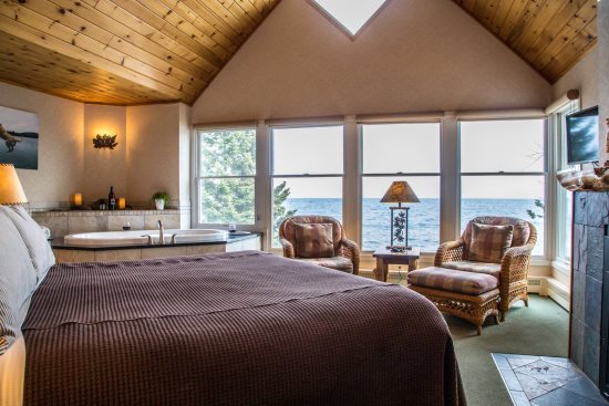 Vacation Rentals With Lake Superior Views