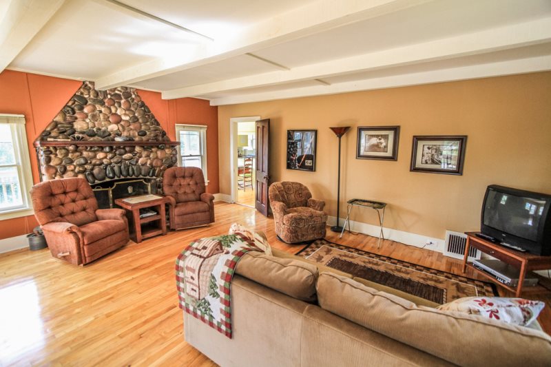 Robin's Nest Cottage Grand Marais, MN Cascade Vacation Rentals