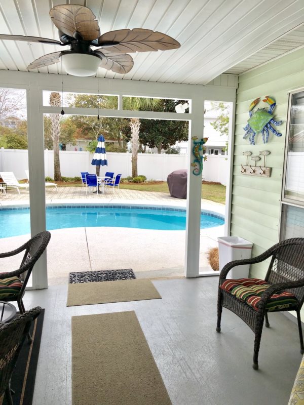 3 bedroom 2 bath Pet Friendly vacation home located in the Crystal