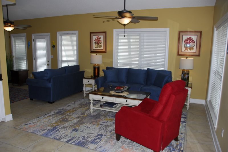 3 bedroom 2 bath Pet Friendly vacation home located in the Crystal