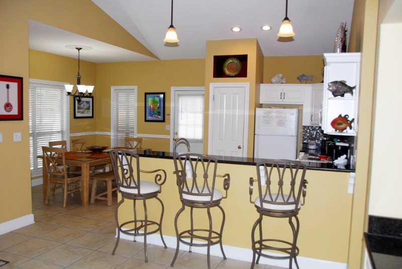 3 bedroom 2 bath Pet Friendly vacation home located in the Crystal