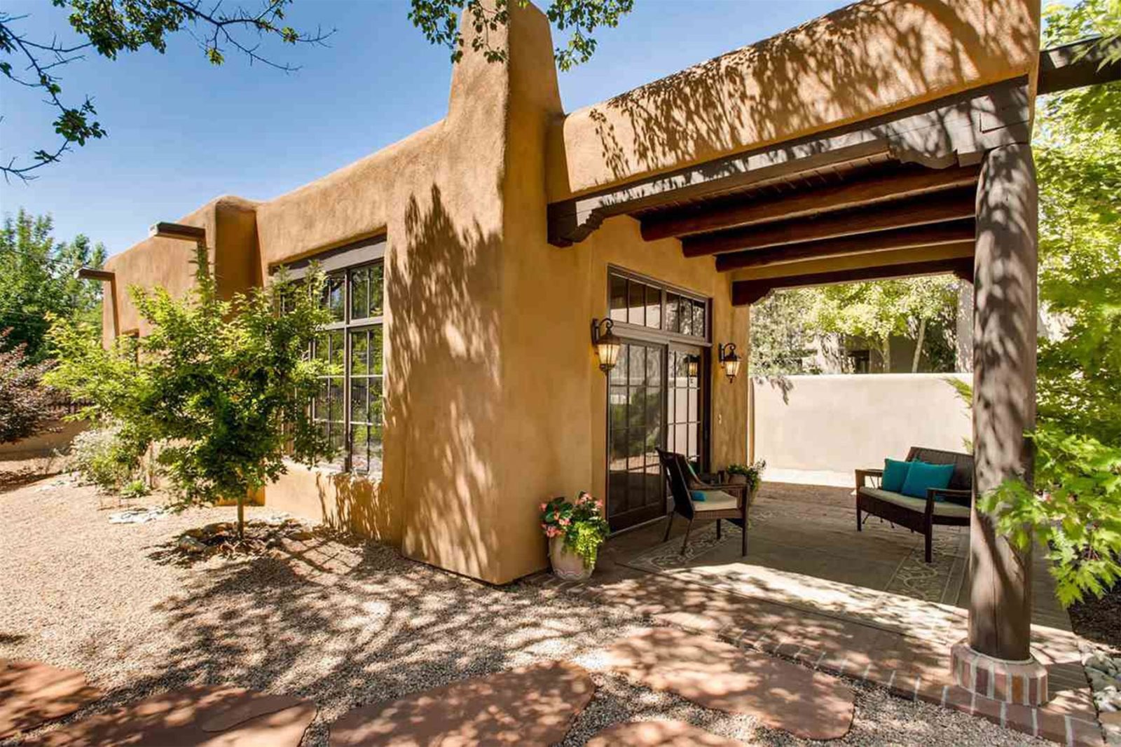 Villa Hermosa Main House and Casita Casas de Santa Fe