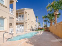 NEW Sea Esta - Ground floor with 3 minute walk to the beach on South Padre Island