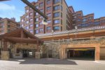 Peak 9 Inn Exterior