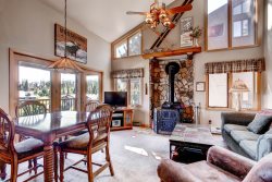 Tyra Summit - Incredible Ski-in/ski-out location, Free Parking, Hot Tub