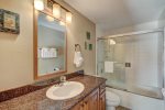 En Suite Queen Master Bathroom