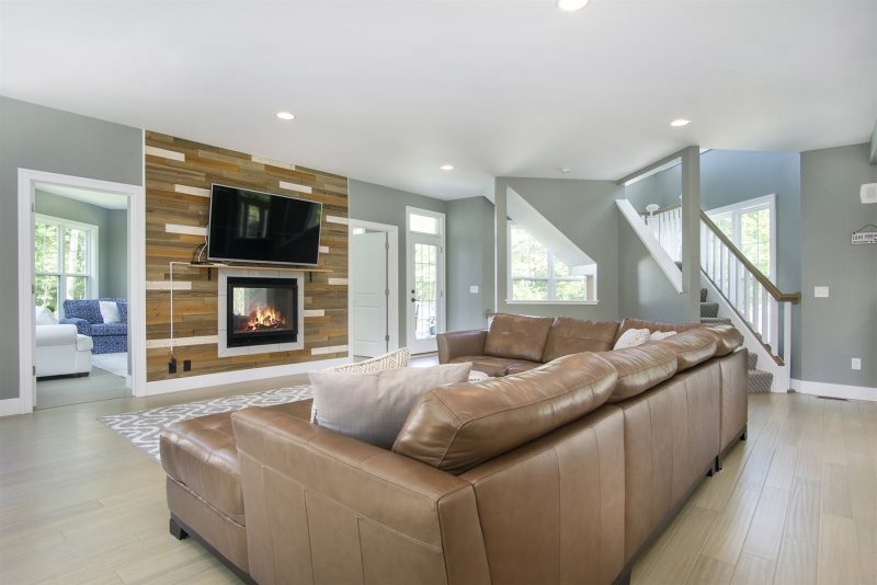Enjoy The Lake Michigan Shore And Semi Private Beach Of Miami Park