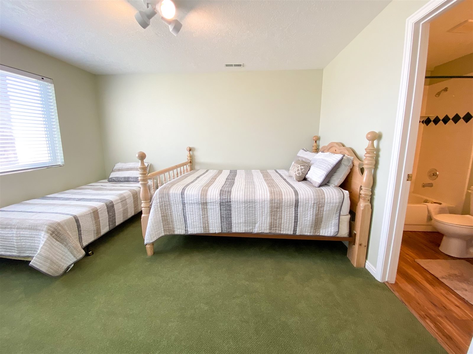 Bear Lake Lodging 930 Garden City UT Condos, Cabins, lodging, houses