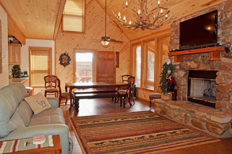 Deer Mountain Lodge Living Room