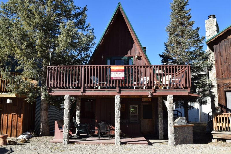 Red River Real Estate and Vacation Rentals Claim Jumper AFrame 5